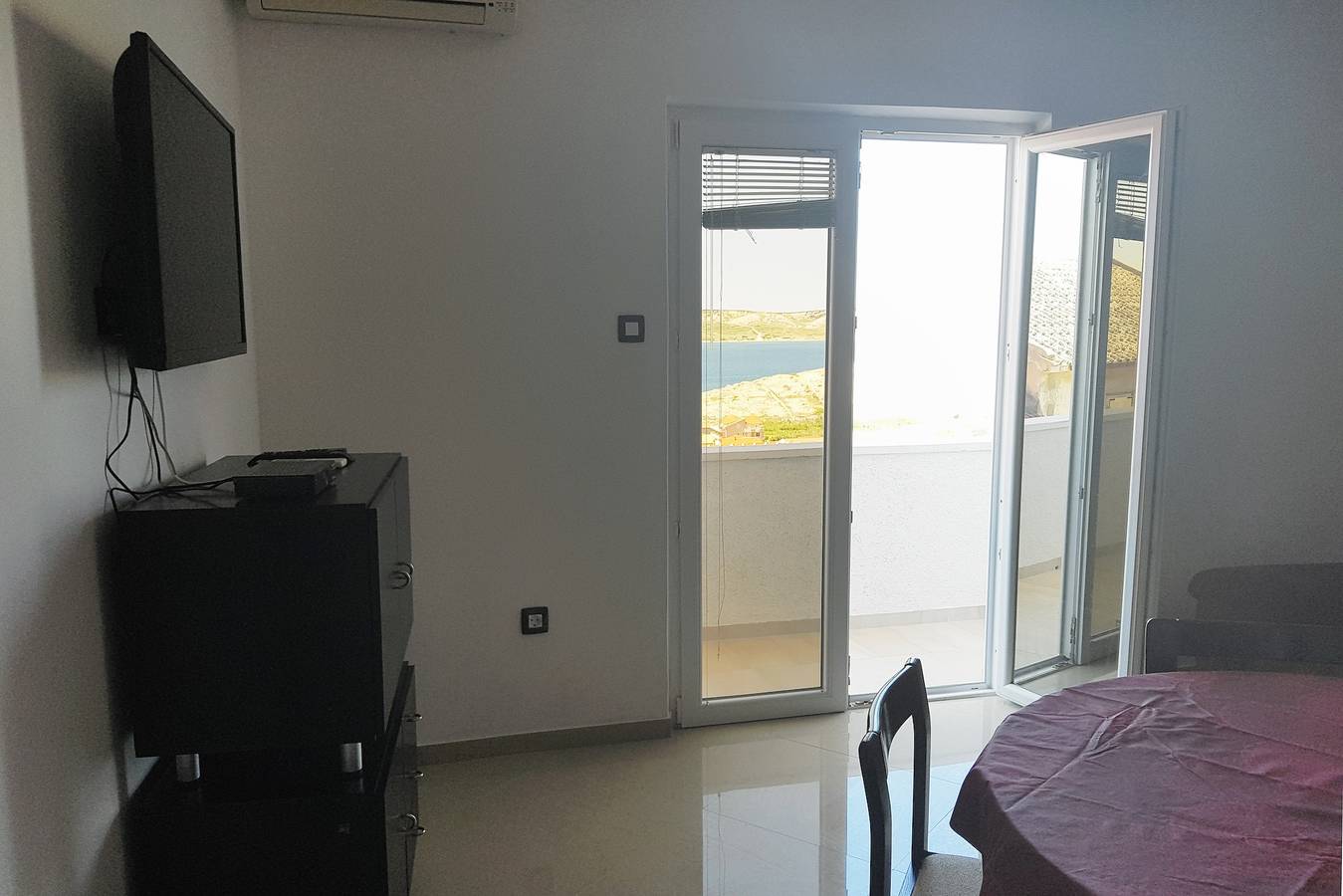 Ganze Wohnung, 2-Zimmer-Ferienwohnung mit Balkon und Meerblick Zubovici (Pag) -c in Zubovići, Pag