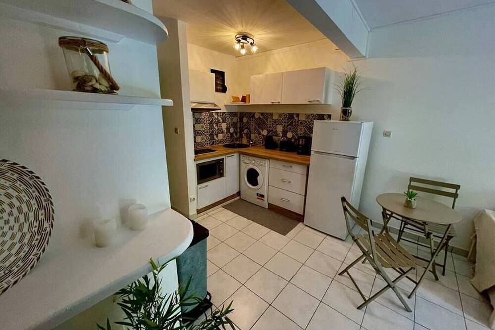 Entire apartment, 200m from beach with swimming pool in Les Trois-Îlets, Martinique