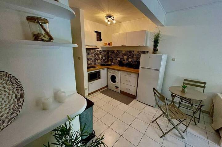 Entire apartment, 200m from beach with swimming pool in Les Trois-Îlets, Martinique