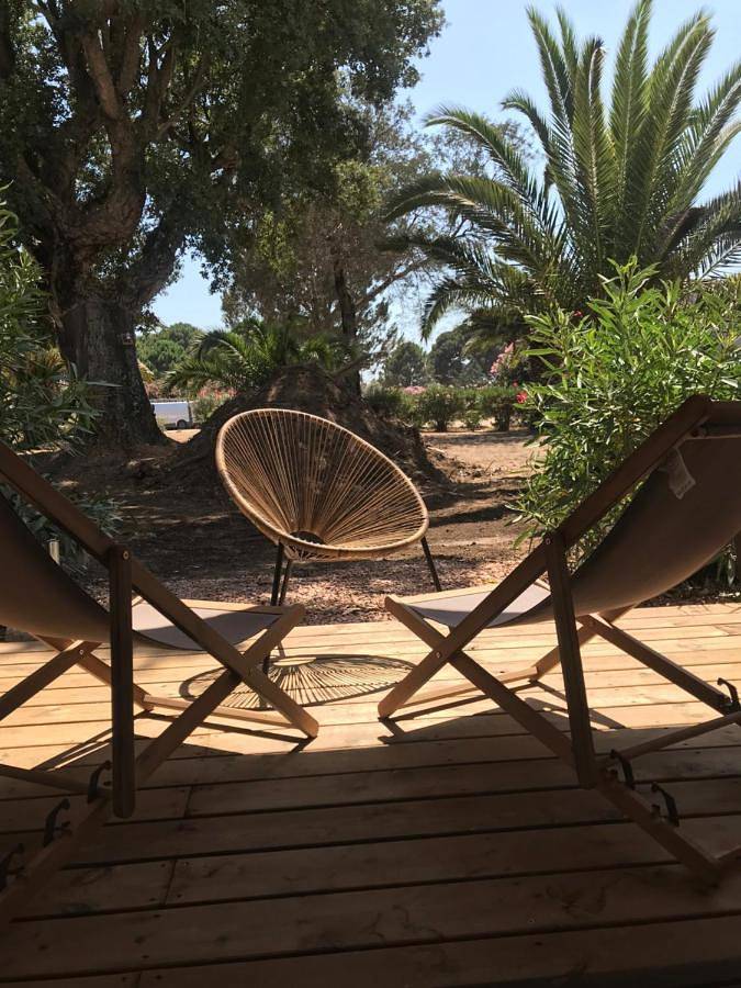 Appart’hôtel pour 6 personnes, avec Terrasse et Jardin ainsi que Piscine et Vue