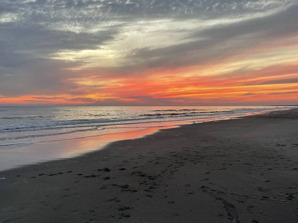 Charming Beachfront Cottage Awaits You! Direct access to beach off deck/walkway. in Oak Island (NC), Brunswick County
