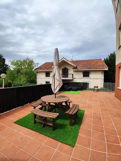 Apartamento de vacaciones para 6 personas, con vistas además de jardín y vistas al lago - 1