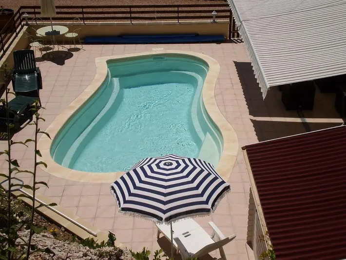 Maison de vacances pour 4 personnes, avec piscine ainsi que vue et jardin, animaux acceptés - 1
