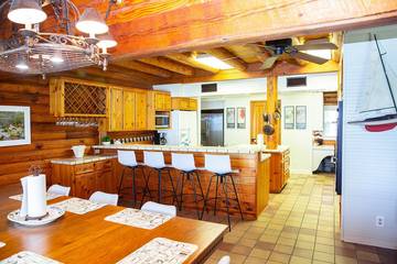 Vacation House for 10 Guests in Lake Livingston, Texas, Picture 3