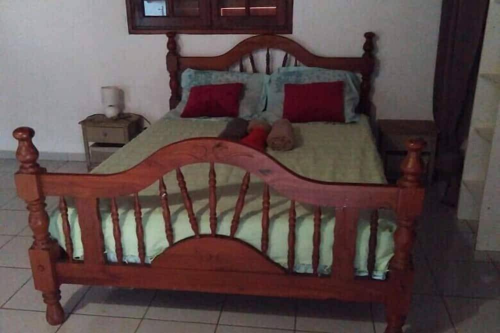 Villa des caraïbes à proximité de la mer , avec piscine privée. Arrivée autonome in Sainte-Anne, Guadeloupe