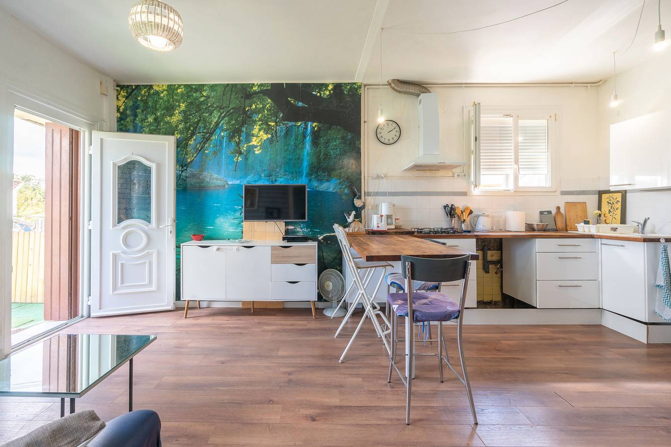 Holiday Home 'Maison' with Private Terrace, Private Garden and Wi-Fi in Royan, Côte de Beauté