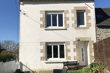 Gîte pour 4 personnes, avec jardin dans Kertugal