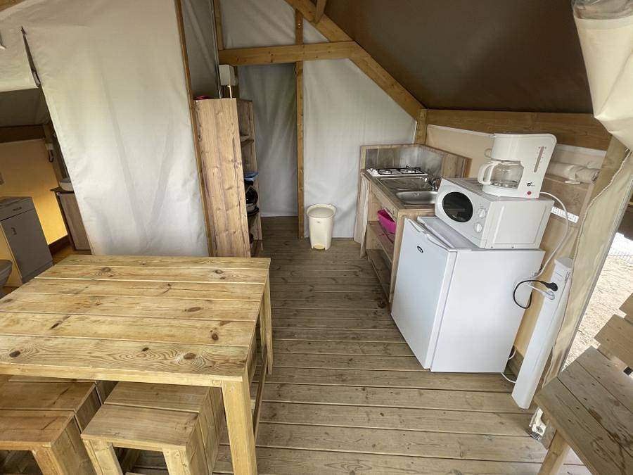 Camping Les Marsouins - Bungalow toilé 4 personnes - Lodge avec sanitaires in Bretignolles-sur-Mer, Vallée de la Loire