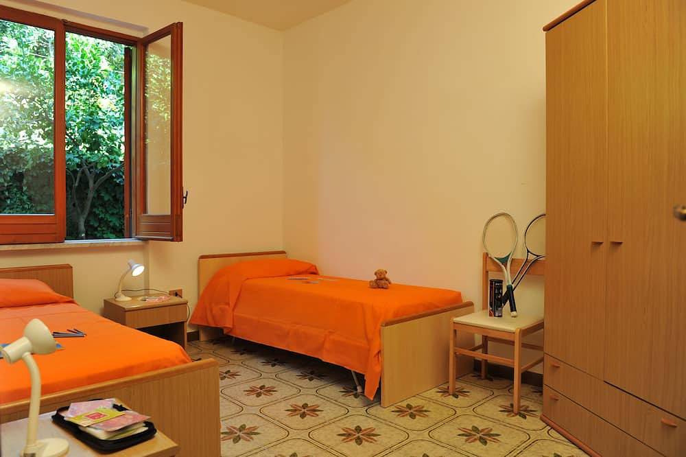 Ganze Wohnung, Zwei-Zimmer-Wohnung für bis zu 6 Personen in Palinuro in Centola, Cilento Coast
