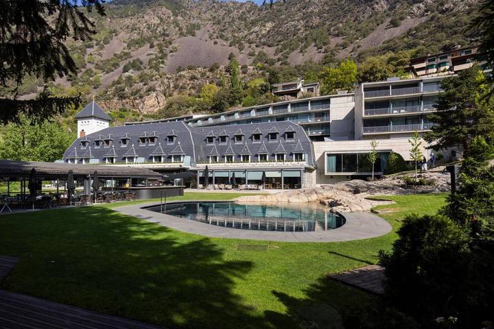 Hôtel pour 2 personnes, avec Balcon et Terrasse ainsi que Jacuzzi et Jardin