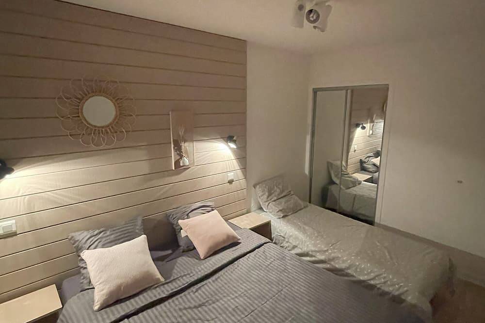 Appartement entier, Joli 2 Pièces, vue montagne et piscine couverte in Bielle (Pyrénées-Atlantiques), Béarn