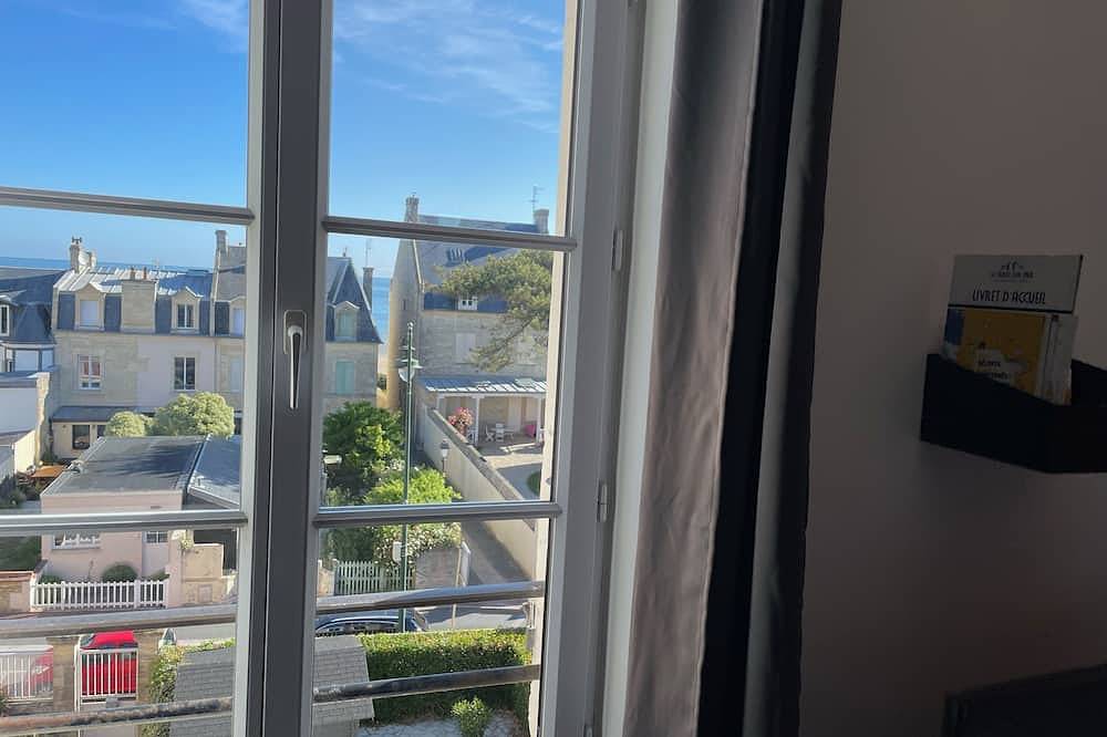 Appartement entier, Appartement La Vigie - 30 m de la mer, petite vue mer in Saint-Aubin-sur-Mer (Calvados), Région de Caen