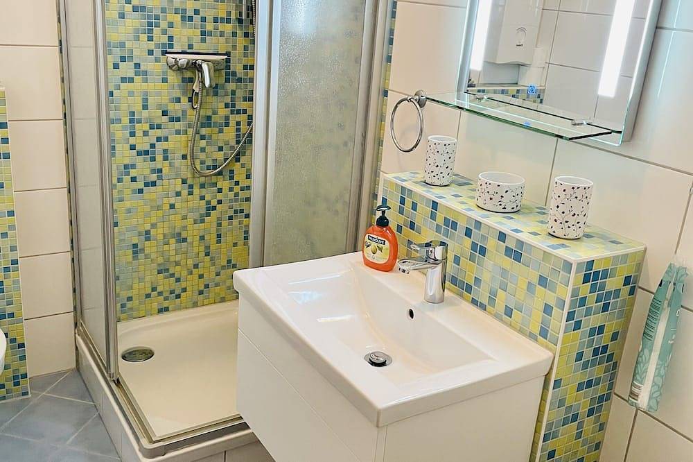 Ganze Wohnung, Ferienwohnung im Erdgeschoss - Villa Teichblick in Ozeaneum Stralsund, Stralsund