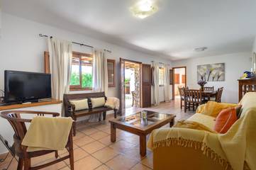 Villa in Santa Eulària des Riu, Ibiza Osten für 4 