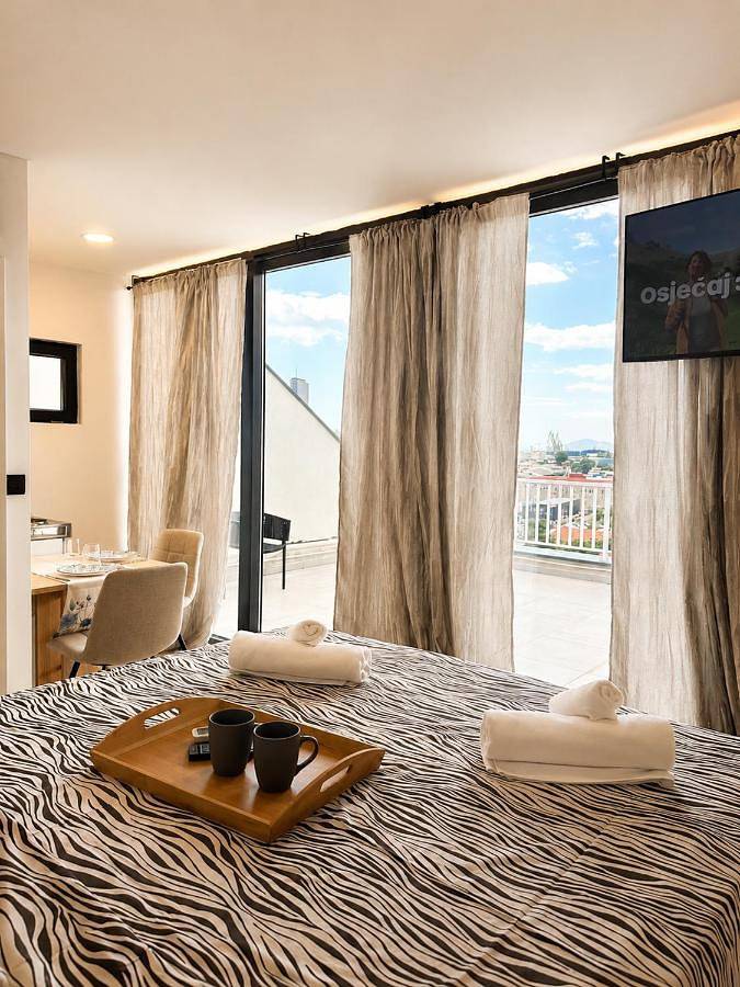 BnB für 2 Personen, mit Ausblick und Pool sowie Garten, mit Haustier in Split