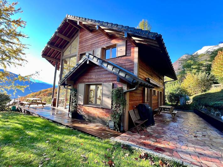 Gîte pour 10 personnes, avec jardin dans Cléry