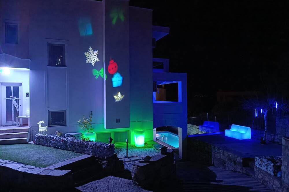 Entire apartment, Alpha Delta Pool Suite in Palaio Tsifliki, Kavala region