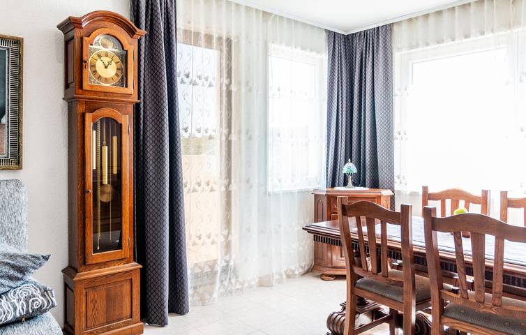 Modernes Apartment mit Terrasse in der Nähe von Fluss und See in Makarska Riviera