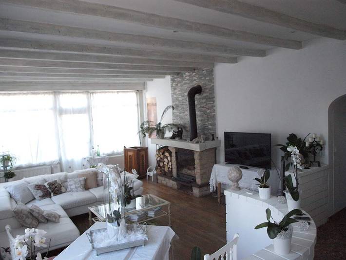 Gîte pour 7 personnes, avec terrasse ainsi que jardin et jacuzzi à Pontailler-sur-Saône