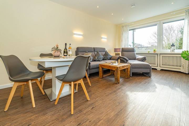 Ganze Wohnung, Ruhig gelegene 3-Zimmer-Ferienwohnung in Alt-Westerland mit Südbalkon. in Westerland, Sylt (Gemeinde)