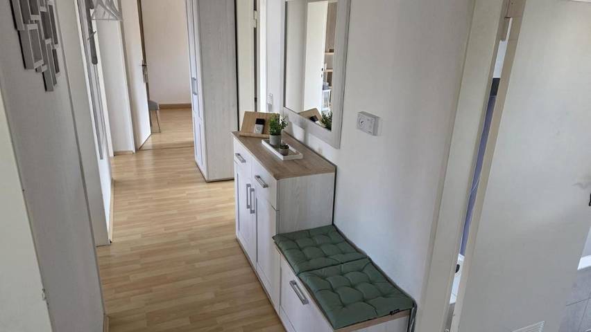 Ferienwohnung für 4 Personen, mit Balkon und Terrasse sowie Garten in Petersberg - 2