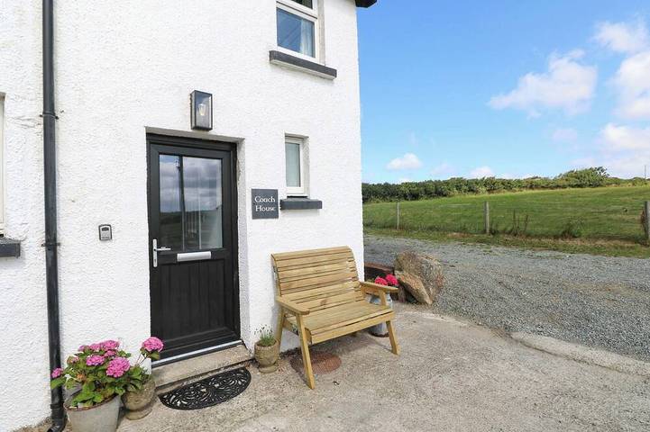 Cottage for 4 people, with garden, with pets in Broad Haven