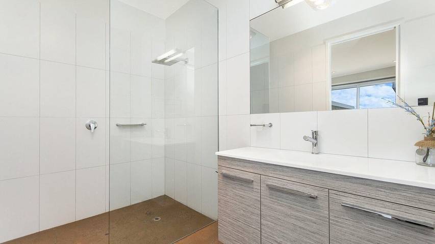 Holiday home for 8 people, with balcony and sauna in Port Fairy