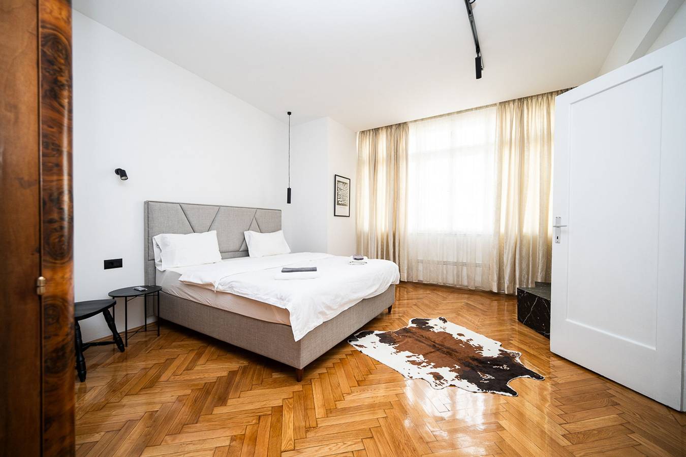Ganze Wohnung, Design 150m2 Three-Bedroom Apartment - Main Street in Sarajevo, Bosnien und Herzegowina