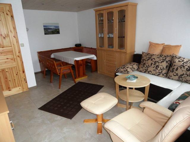 Ganze Ferienwohnung, Bungalow Celny - Ferienhaus mit zwei Räumen in Bad Blankenburg, Saaleland