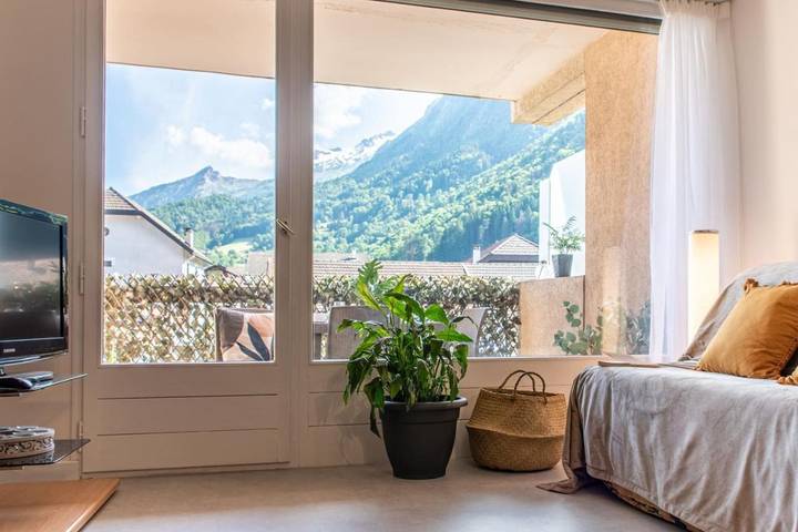 Gîte pour 4 personnes, avec Balcon et Piscine dans Office De Tourisme De Pole De Thones Val Sulens