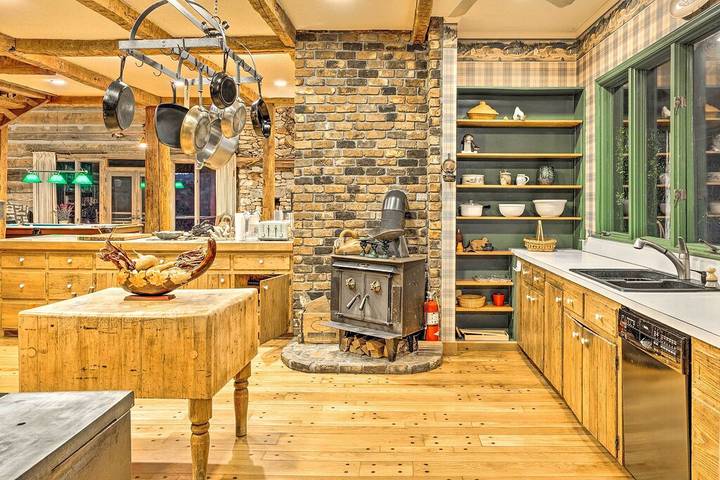 Villa for 14 people, with yard in North Carolina