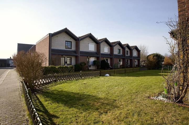 Ferienhaus für 3 Personen, mit Pool und Garten