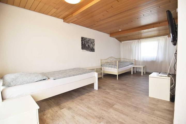Ferienwohnung für 8 Personen, mit Balkon und Terrasse in Sankt Augustin - 4