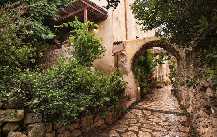 Gîte pour 4 personnes, avec jardin et vue dans Cythère - 2