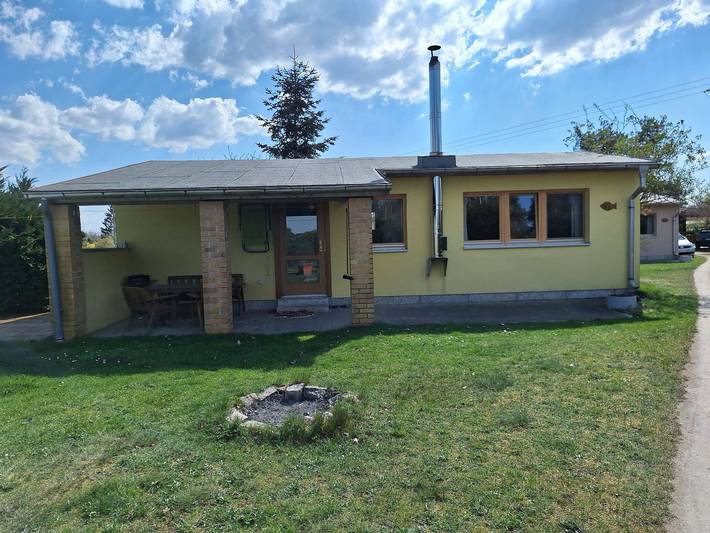 Ferienhaus für 4 Personen, mit Terrasse und Garten sowie Sauna in Grambin