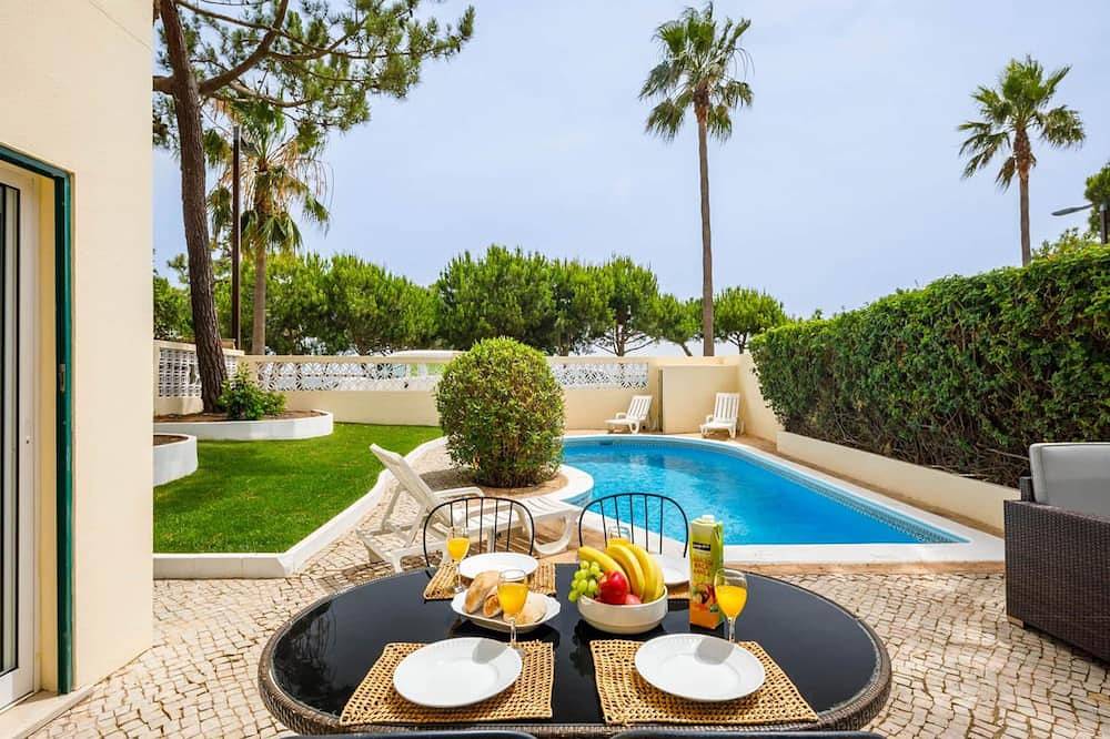 Casa vacanza a Almancil a partire da 499€ a notte