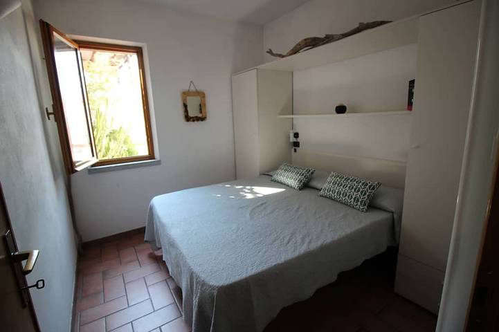 Haus an der Sonnenküste bis 100 m. Chiessi das Meer in Chiessi, Marciana