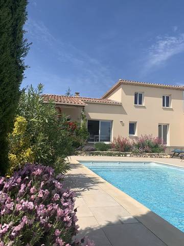 Cottage pour 7 personnes, avec piscine ainsi que jardin et terrasse à Gras
