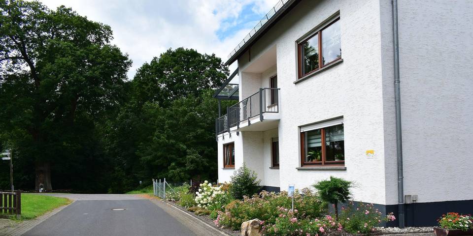 Ferienwohnung für 4 Personen, mit Balkon und Terrasse sowie Garten an der Burg Eltz