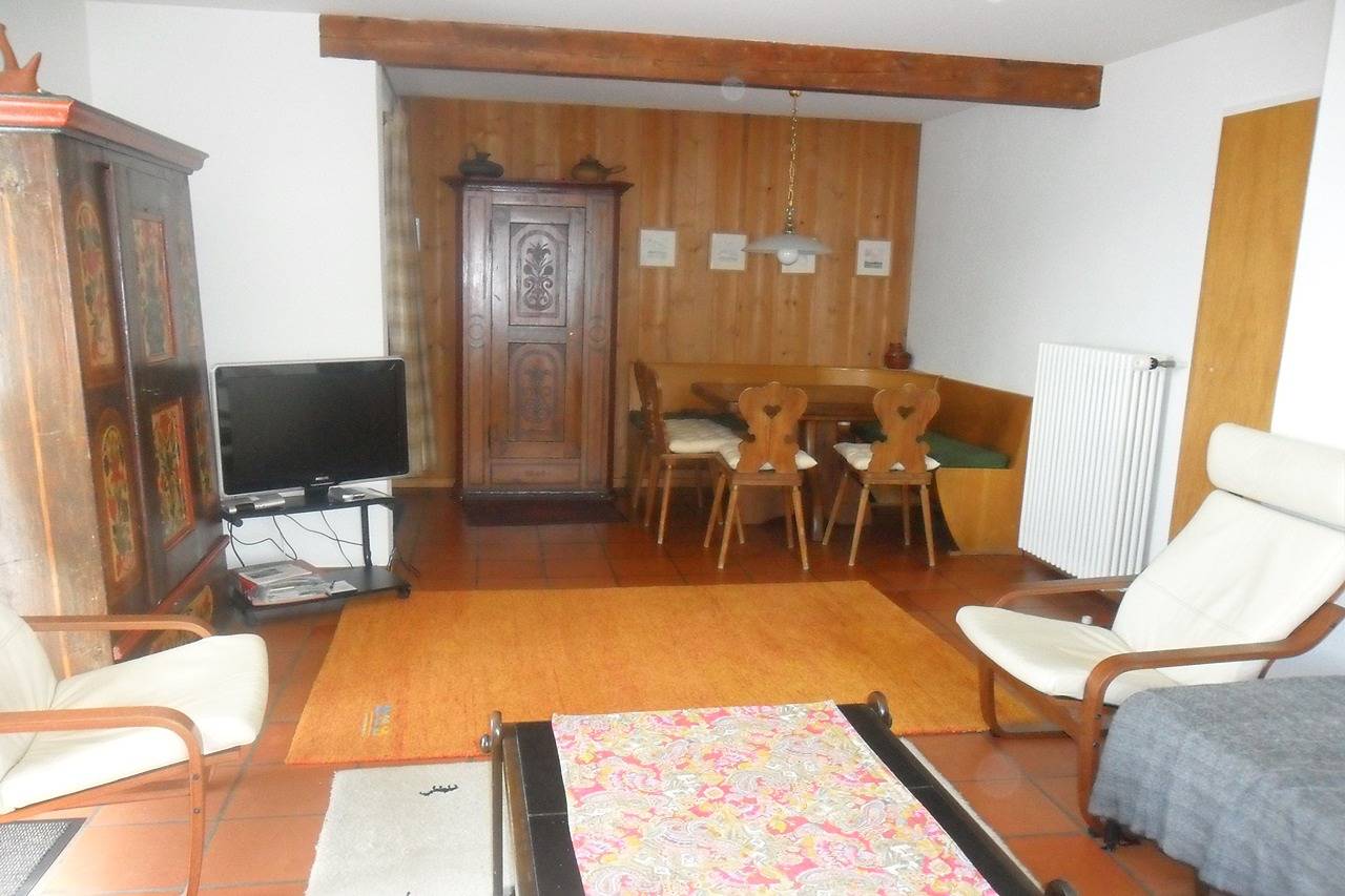 Ganze Ferienwohnung, Ferienwohnung Ascharina - 3.5 Zimmerwohnung Bad/Dusche/Balkon in Flumserberg, Flums