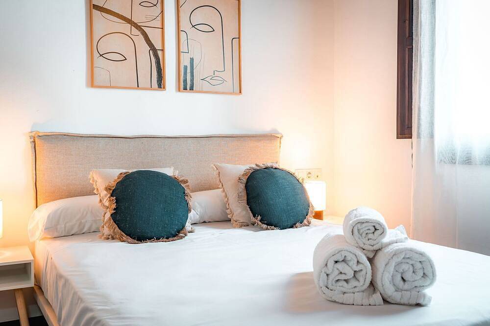 Entire apartment, Air-conditioned apartment with wifi - Qh Mirador San Cristobal 05 in Cella, Teruel Region