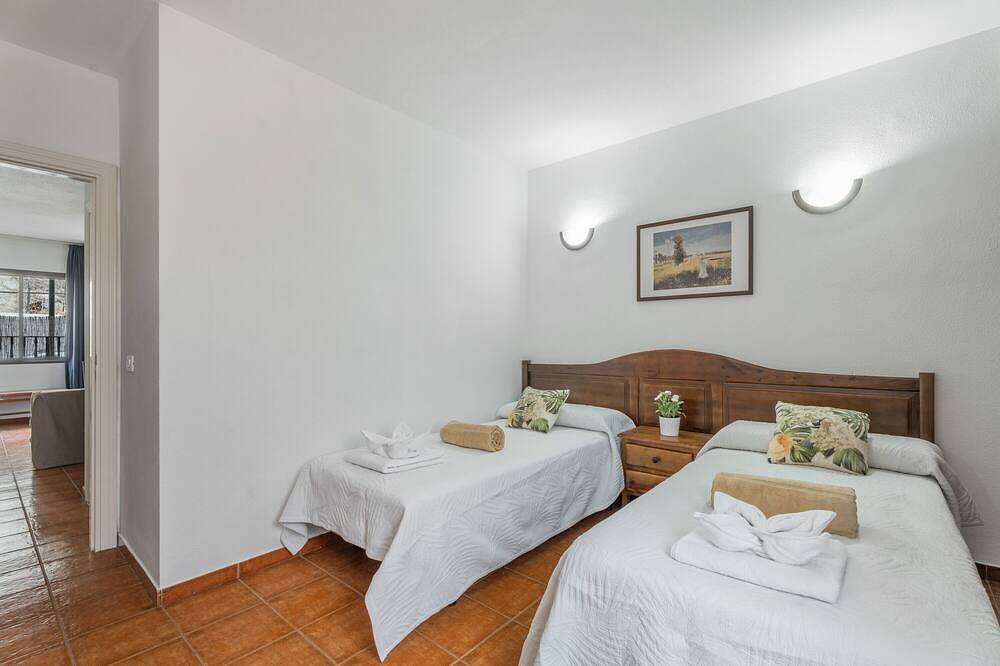 Entire apartment, Apartment 'Sol Dorado' with Shared Pool, Private Terrace & Wi-Fi - Silboholidays in La Trinchera, La Gomera