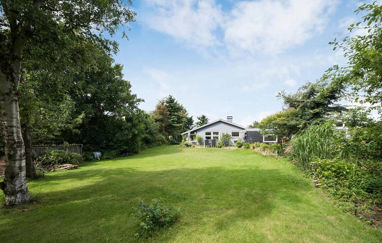 Feriehus for 8 personer, med terrasse og have - 1
