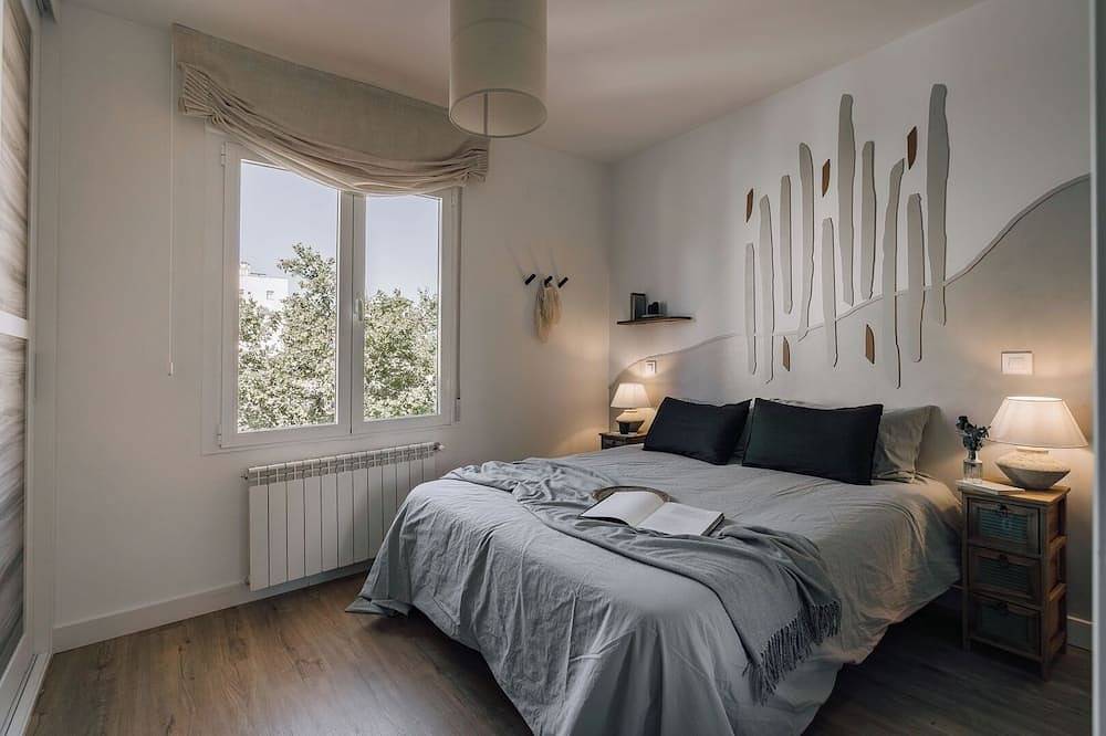 Ganze Wohnung, Tenorio - 2 bedrooms in Cuatro Caminos in Tetuán, Madrid