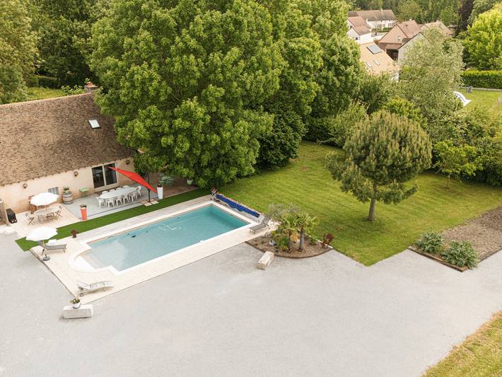 Gîte pour 10 personnes, avec terrasse dans Combertault