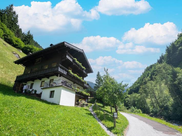 Chalet in Fügen nahe Spieljochbahn in Tuxer Alpen, Fügen