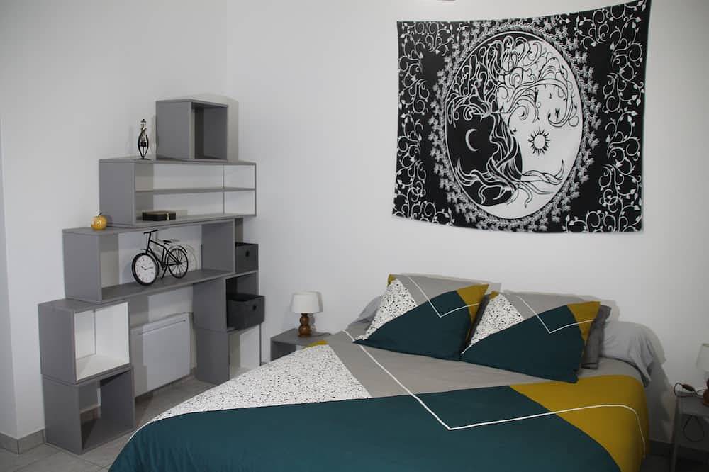 Schön restauriertes 2-Zimmer-Haus mit privatem Pool und Grill. in Thénac, Périgord Pourpre