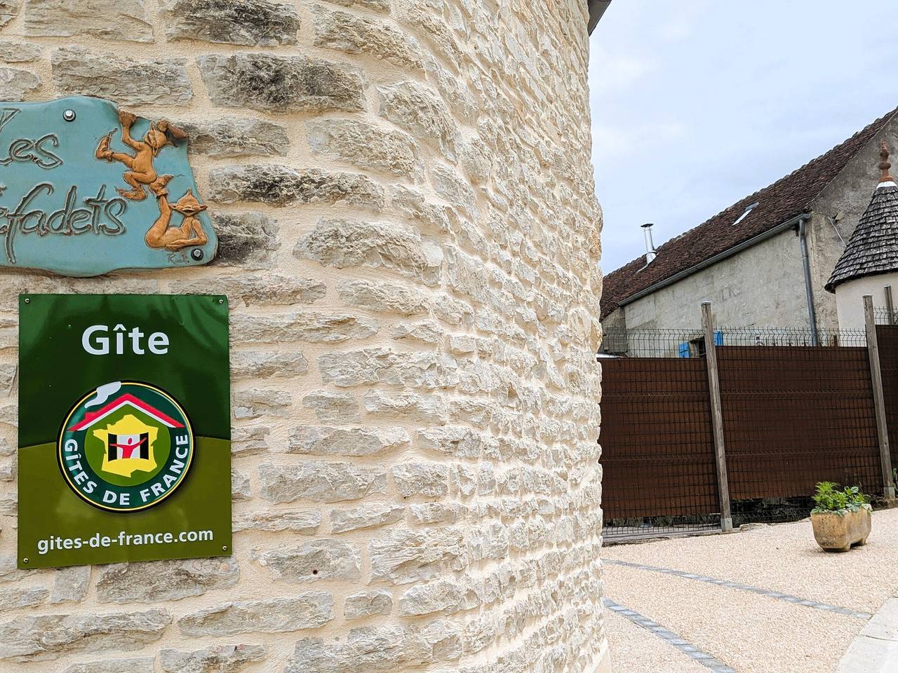 Ruhiges Öko-Ferienhaus bei Vézelay, Umgebaute Scheune in Arcy-sur-Cure, Auxerre und Umgebung