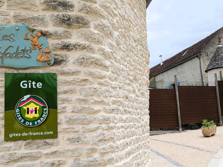 Ruhiges Öko-Ferienhaus bei Vézelay, Umgebaute Scheune in Arcy-sur-Cure, Auxerre und Umgebung