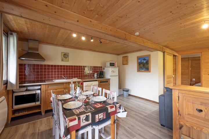 Hel lägenhet, Apartment 'La Charbonnière 2' with Mountain View, Private Terrace and Wi-Fi in Cordon, Pays du Mont-Blanc